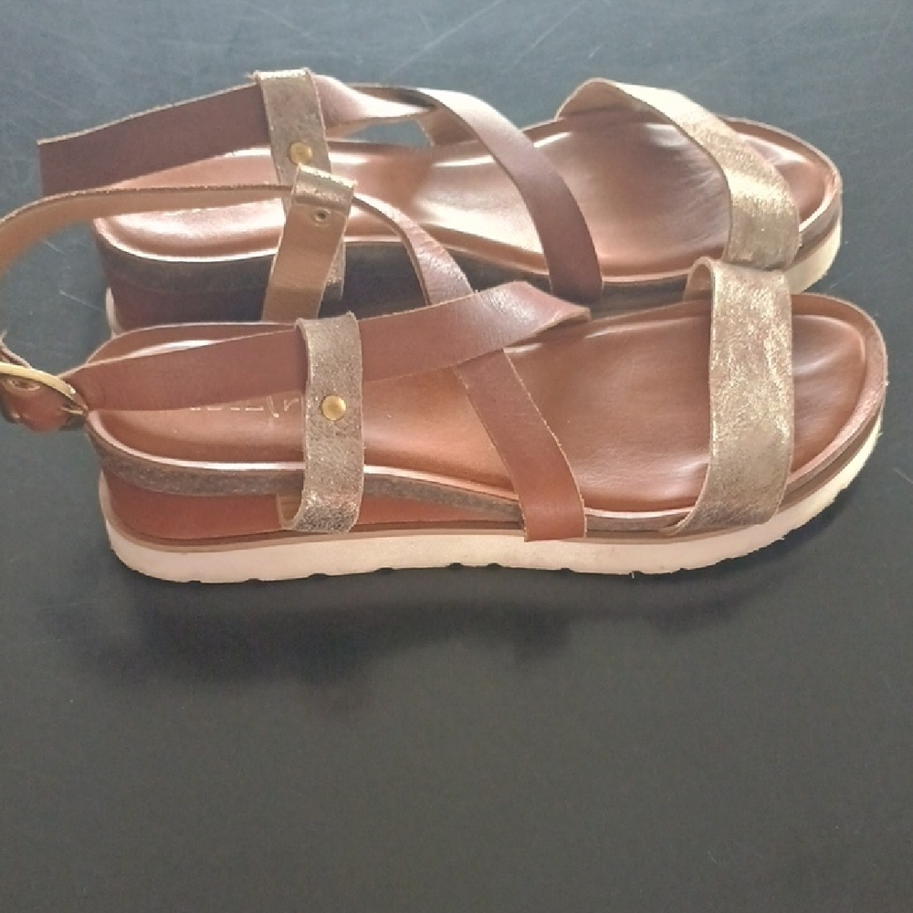 Diba True Leather Strappy Brown and Gold Women's Sandals - Picture 8 of 9